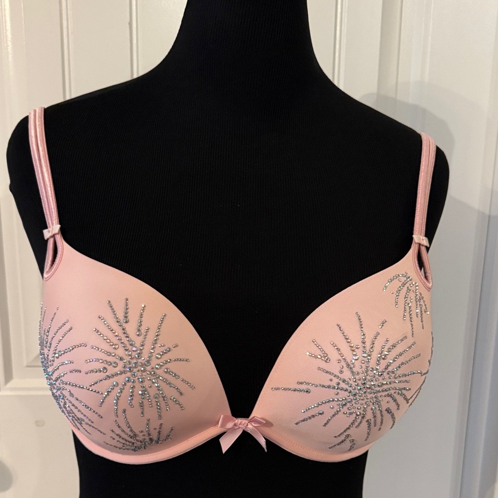 ❤️❤️ Victoria's Secret Pink Embellished Crystal Firework Pushup Bra 36DD